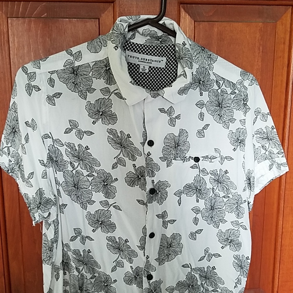 Short sleeve floral shirt